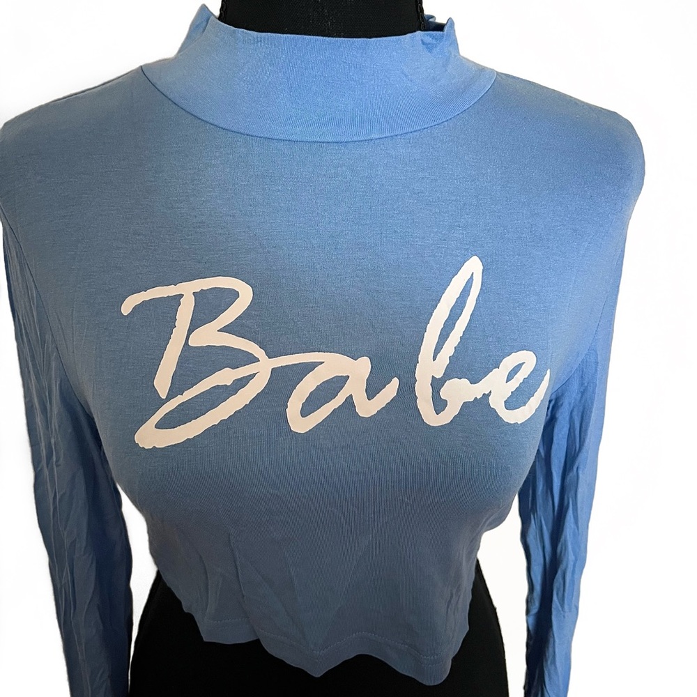 SHEIN Mock Letter Graphic Crop Top Size M - Picture 2 of 6